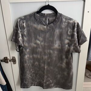 Lululemon women’s Oversized Washed Gray Tie-Dye Short Sleeve